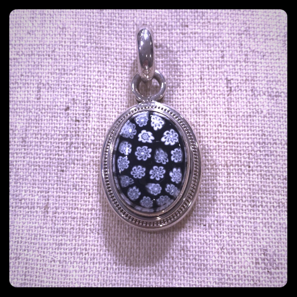 Gorgeous sterling silver pendant